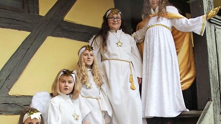 Für Christkind Hannah und die Engelchen kann der Advent kommen. Foto: Johanna Blum