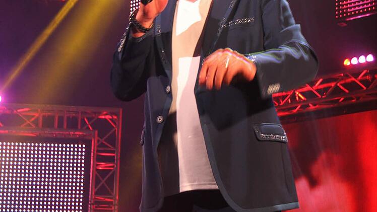 Bernd Ulrich sprach auch in diesem Jahr wieder ernste Thema an: Denn die Amigos engagieren sich seit Jahren für den Weißen Ring und kämpfen gegen Kindesmissbrauch. Foto: Sonny Adam