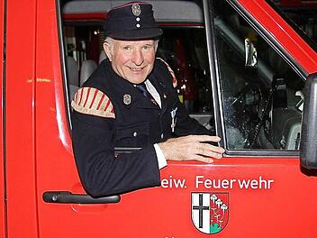 Winfried Breun ist seit 60 Jahren Mitglied in der Feuerwehr. Fotos: Gerd Schaar