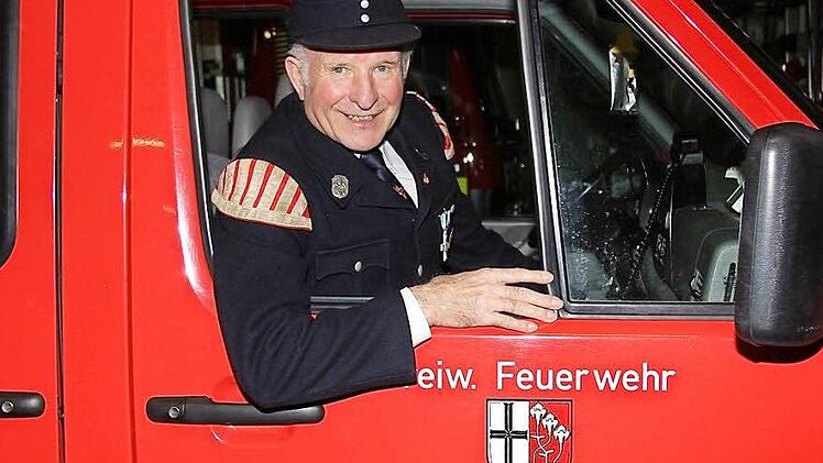 Winfried Breun ist seit 60 Jahren Mitglied in der Feuerwehr. Fotos: Gerd Schaar
