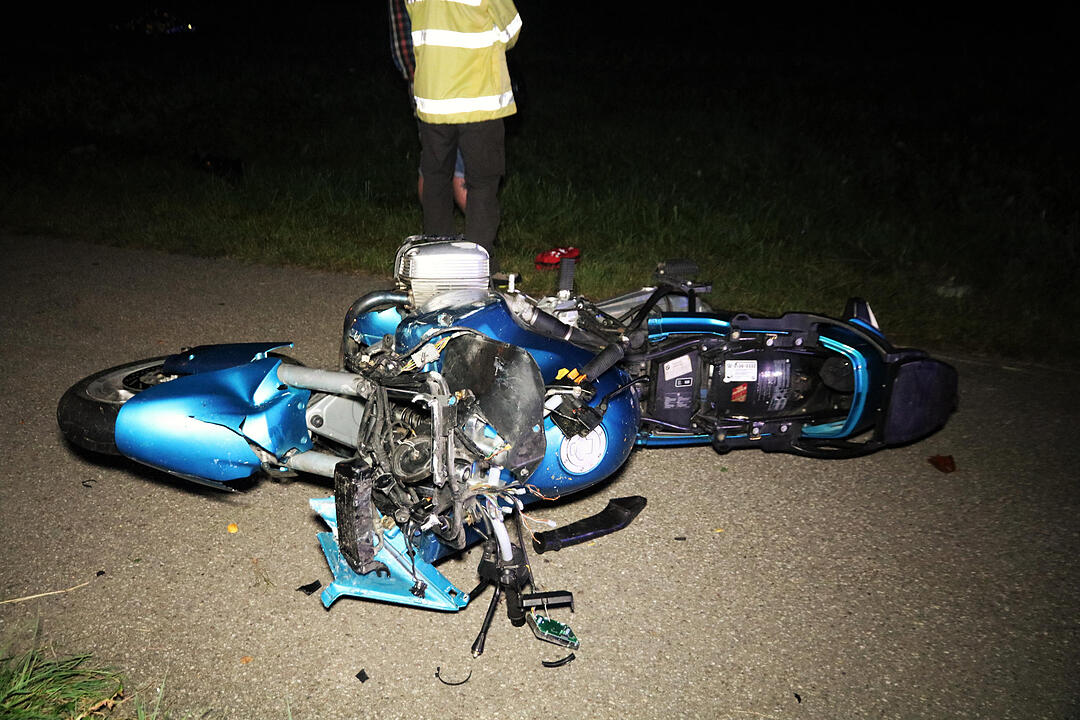 Allgäu: Motorrad schleudert in Familie – Mutter und Sohn sterben