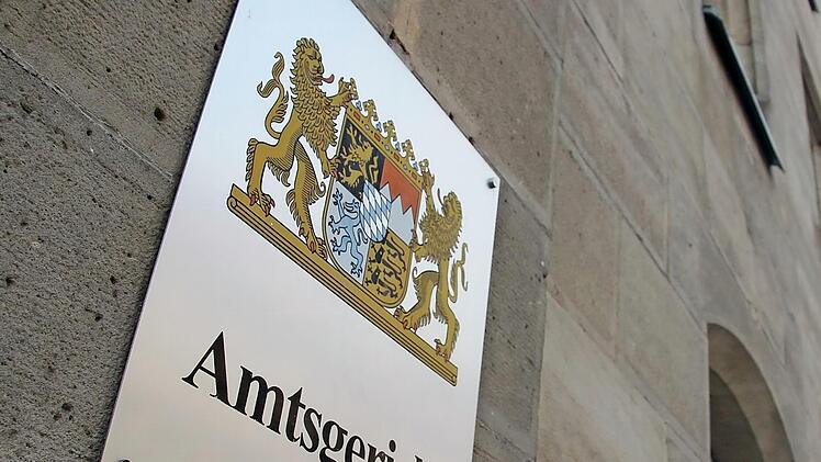 Böse SMS-Nachrichten beschäftigten am Montag das Kronacher Gericht fast vier Stunden lang. Foto: Archiv/Marco Meißner