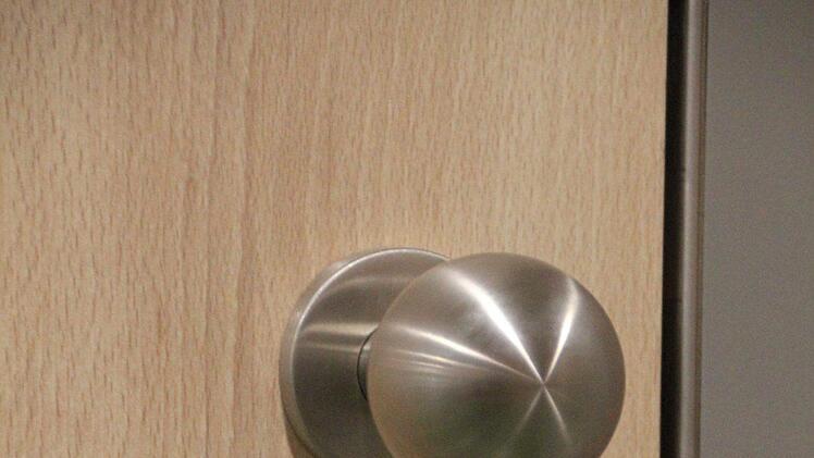 Besonders: Die Türen haben außen einen Knauf. Das dient der Sicherheit im Schulgebäude. Foto: Ulrike Müller