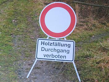 "Durchgang verboten" - zur Sicherheit aller Foto: Monika Schütz