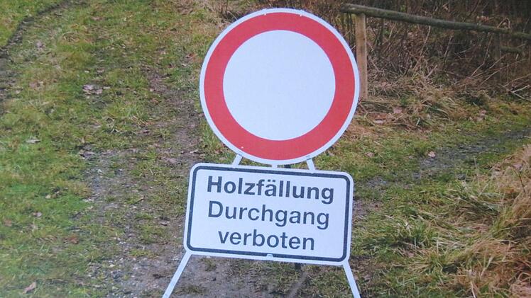 "Durchgang verboten" - zur Sicherheit aller Foto: Monika Schütz