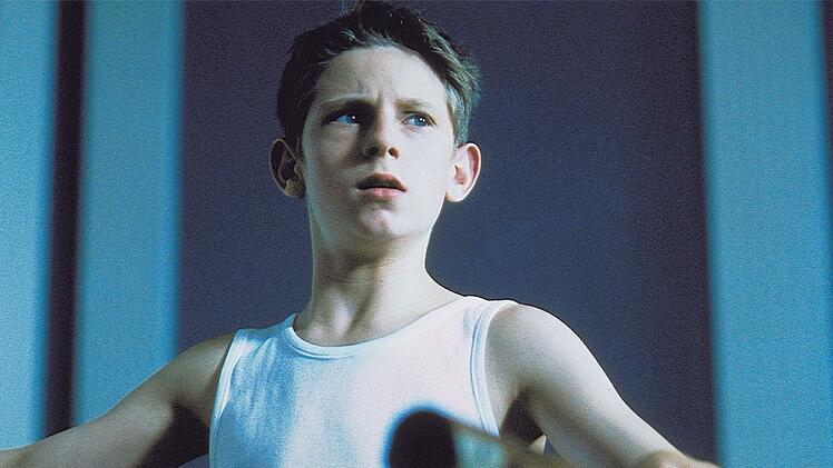 Billy Elliot will nicht boxen, sondern Ballett tanzen: Mit dem Tanzfilm-Klassiker wurde Jamie Bell vor 25 Jahren schlagartig weltberühmt.