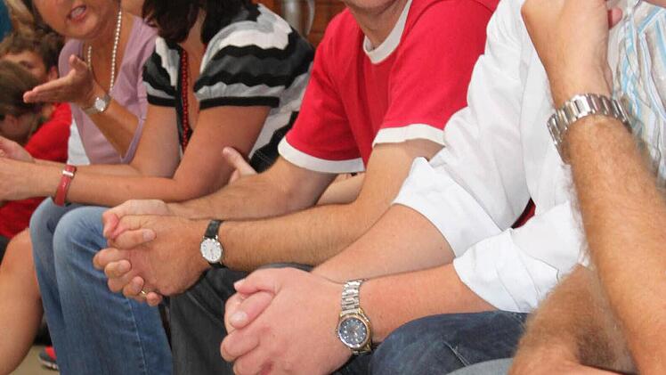 Bange Blicke des Kollegiums.