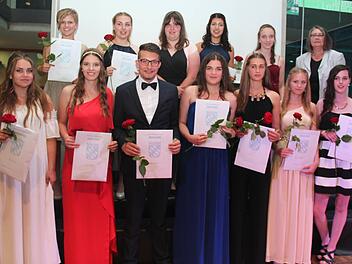 Diese Realschüler haben in Höchstadt am besten abgeschnitten. Alle Fotos: Johanna Blum