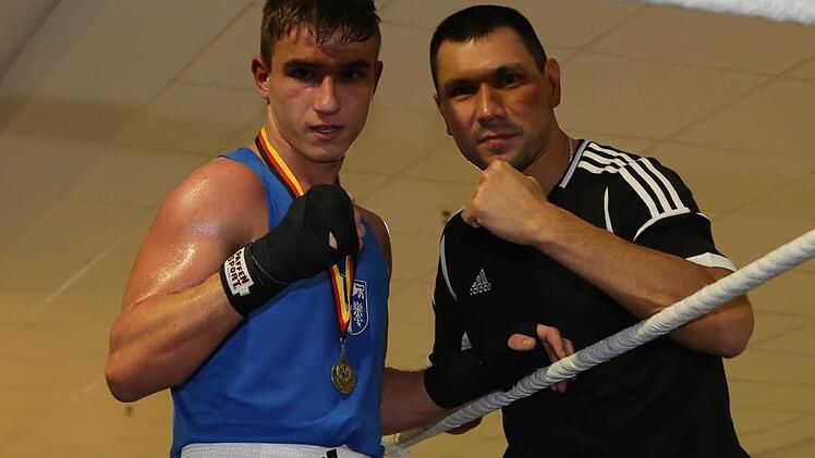 Daniel Schober (links) mit seinem Trainer Alex Maier. Foto: Alex Schmidt