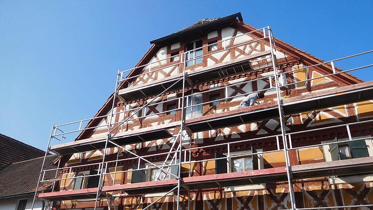 Vor der Fassaden-Renovierung dominierte die Farbe Ocker. Foto: privat