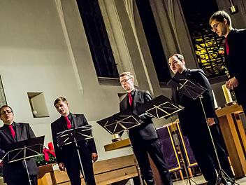 Fünf ehemalige Thomaner begeistern die Coburger "Musikfreunde": Das "Ensemble Nobiles" gastierte in der Heilig-Kreuz-Kirche. Foto: Jochen Berger