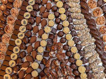 Milchschokolade verkauft sich besser derzeit besser als raffinierte Pralinen. Foto: Patrick Pleul, dpa