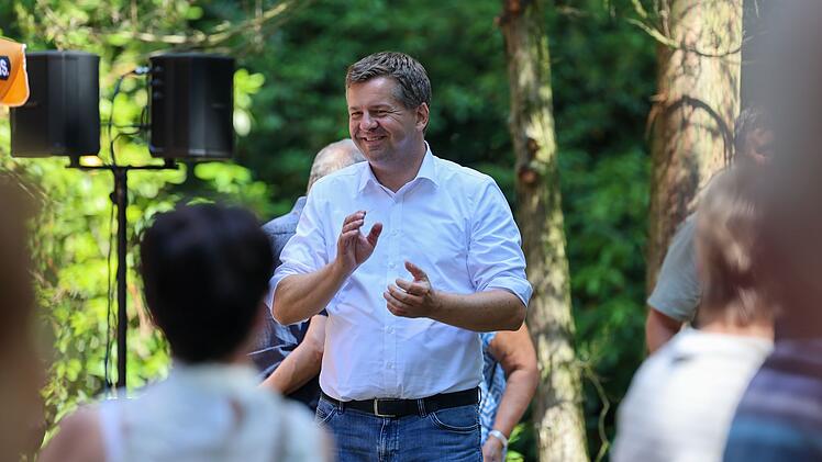CDU-Spitzenkandidat Schulze im Wahlkampf