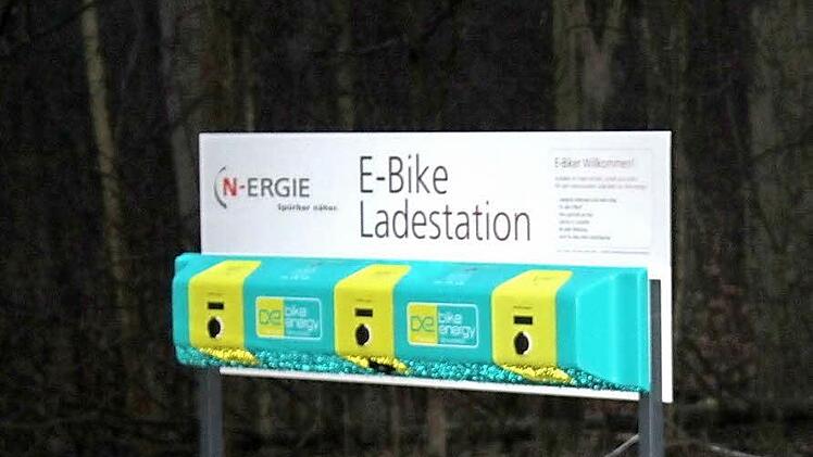 Die E-Ladestation steht.Foto: Anette Schreiber