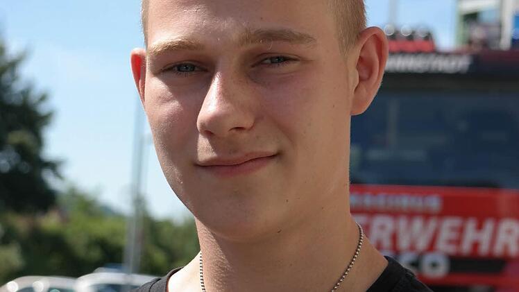 Karl Fleischmann von der Realschule Ebermannstadt ist bereits mit einem Auto auf den Straßen unterwegs. Über die Auswirkungen von Alkohol am Steuer wurde der Jugendliche nicht nur von Schule und Feuerwehr, sondern auch von den Eltern aufgeklärt. "Meine Eltern haben mir erklärt, was passiert, wenn ich betrunken Auto fahre." Beim Projekttag hat ihm der Parcours mit der Rauschbrille am meisten gefallen.