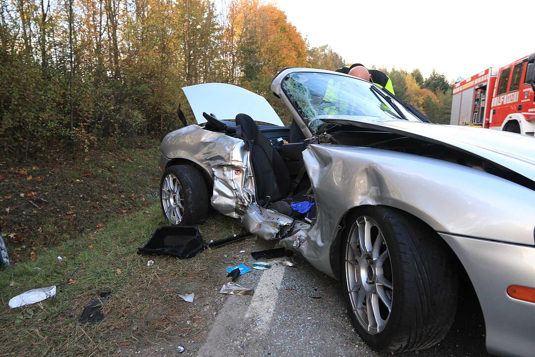 Kollision im Kreis Lichtenfels: Beifahrerin schwebt in Lebensgefahr