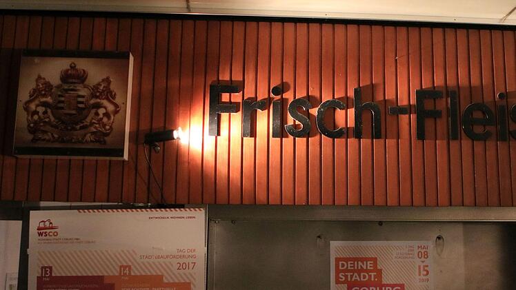 Frederik Leberle stellte Texte von Horst Evers in der Reihe "Theater im Schlick 29" vor.Foto: Jochen Berger