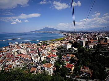 Hepatitis-A-Ausbruch in Neapel: Verzehr von Meeresfr&uuml;chten verboten