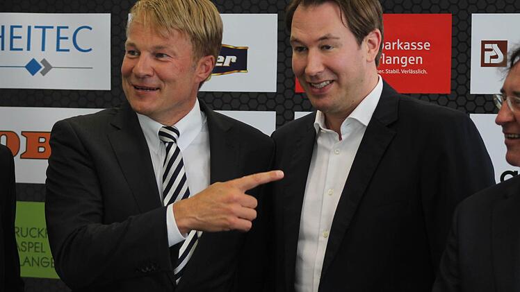 HC-Aufsichtsratsvorsitzender Carsten Bissel (links) feiert die Verpflichtung von Stefan Adam als Geschäftsführer als "absoluten Glücksfall und die beste Nachricht, die ich je verkünden durfte".