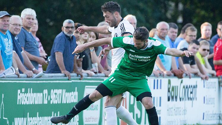 Szene vom Landesliga-Spiel SV Friesen - SC 04 Schwabach Foto: Heinrich Wei&szlig;