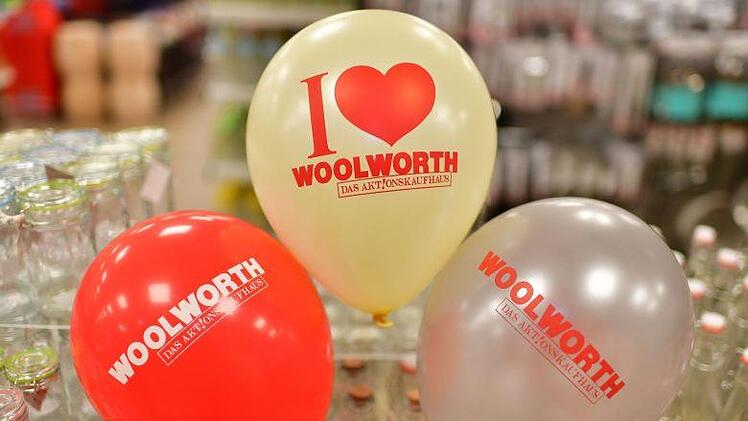 Woolworth bezeichnet sich selbst als "Aktionskaufhaus". Wann die Eröffnung im Steinweg 17 in Coburg erfolgt, steht noch nicht fest.Foto: Woolworth