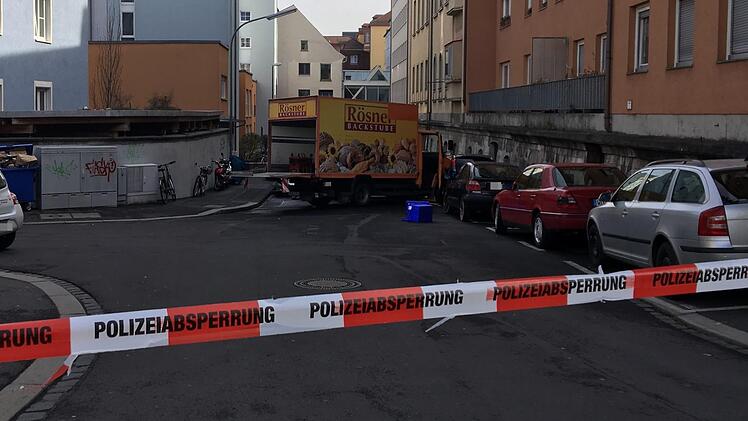 Ein psychisch kranker Mann hat in Würzburg vier Menschen und sich selbst verletzt.  Foto: NEWS5 / Höfig