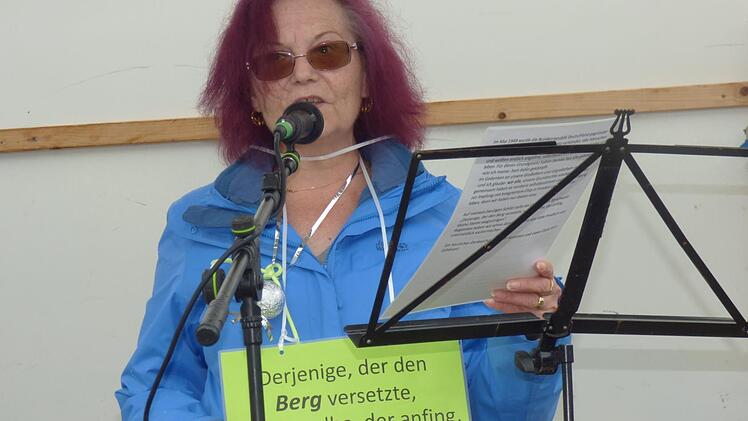 Marianne Derra kämpfe auf den Demos gegen die Corona-Maßnahmen "für Freiheit und unsere Grundrechte". Sie wolle sich nicht "chippen" lassen.  Fotos: Thomas Weichert