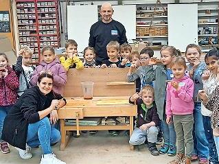 Die Reichenbacher Vorschulkinder mit Lisa R&ouml;del, Benjamin Back und Jolanda Warmuth
