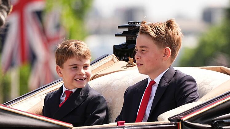 Prinz George (rechts) geht auf Eton-College.