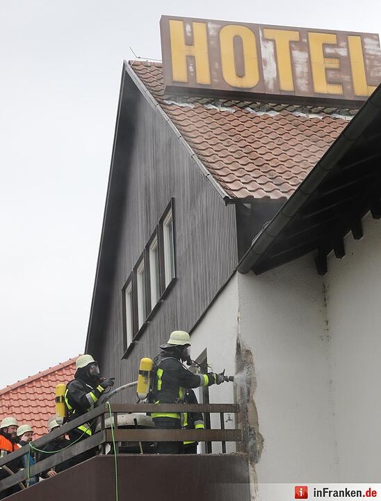 Schwelbrand in Gasthof in Großheirath