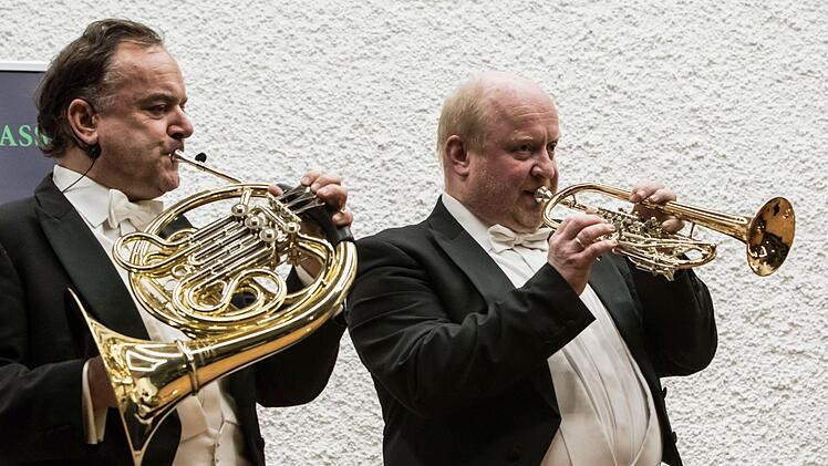 Impressionen vom umjubelten Neujahrskonzert mit dem Quintett Harmonic Brass im renovierten Rathaussaal von RödentalFoto: Jochen Berger