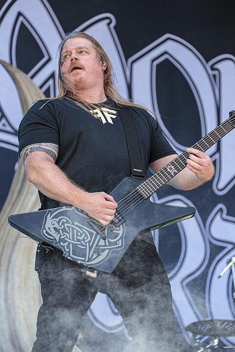 Amon Amarth bei Rock im Park 2019: Ganz viel Metal und Feuer bringt die Fans zum Durchdrehen