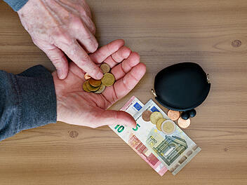 Rente, Ruhestand, Geld zählen, Vergleich