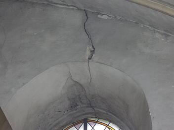 Die Statik in der Gößweinsteiner Klosterkirche ist in einem höchst bedenklichen Zustand. Fotos: Thomas Weichert