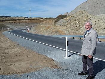 Für überdimensioniert hält der Landtagskandidat der Grünen, Wilfried Kukla, die neue Anbindung der B303 an die B 289 bei Untersteinach (Landkreis Kulmbach). Foto: Peter Müller