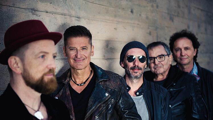 Hartmut Engler (Zweiter von links) kommt mit seinen Musikern auf der aktuellen Deutschlandtournee auch nach Bad Brückenau.   Carsten Klick