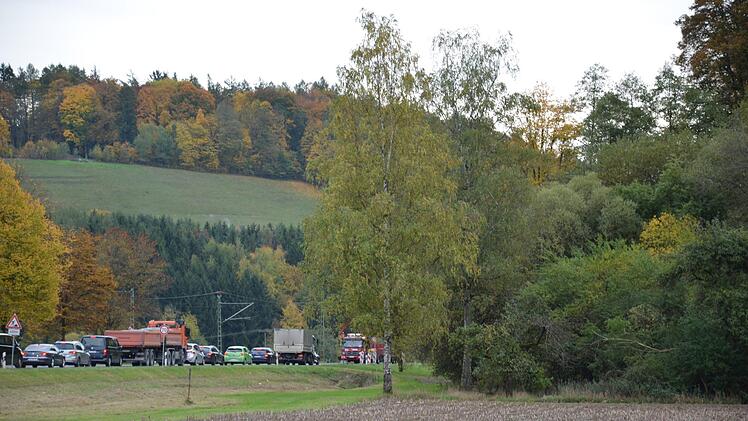 Bereits jetzt kommt es auf der B85 wegen der halbseitigen Sperrung zu Stau. Foto: Sandra Hackenberg