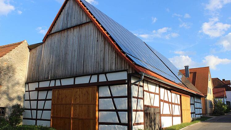 Ein kleiner Schmuckziegel wurde für die Sanierung der Fachwerkscheune in Weingarts 10 vergeben.