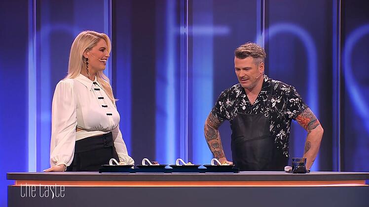 Sind das Löffel, in denen "Musik" steckt? Genau um diese Frage ging es in der "The Taste"-Folge, für die Moderatorin Angelina Kirsch den Kölner Sternekoch Daniel Gottschlich eingeladen hatte.