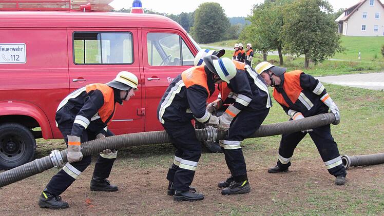 Die Sanspareiler Feuerwehr will bei der Erweiterung des Gerätehauses selbst mit anpacken.  Foto: Archiv/privat