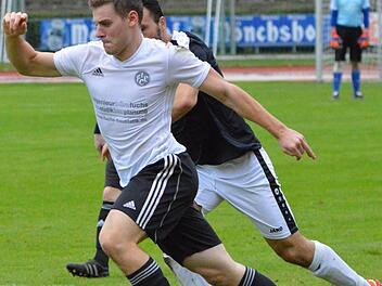 Seine Dynamik hat der Lichtenfelser Niklas Lulei auch im Spiel in Bamberg gezeigt. Heute im Derby gegen Coburg ist der St&uuml;rmer wieder gefordert.  Foto: Gunther Czepera