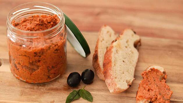 Pesto-Rosso.jpg