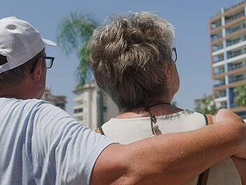 Rentnerglück Türkei In Alanya an der türkischen Mittelmeerküste gibt es eine Community deutschsprachiger Rentnerinnen und Rentner.