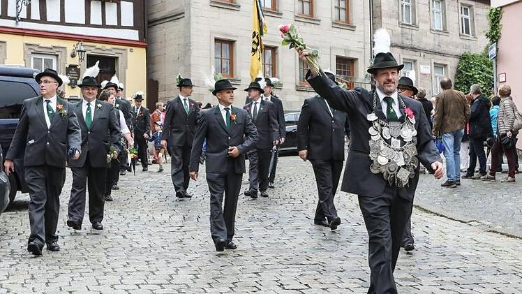 Schützenkönig Matthias Kümmet durfte beim traditionellen Schützenauszug natürlich nicht fehlen. Foto: Barbara Herbst