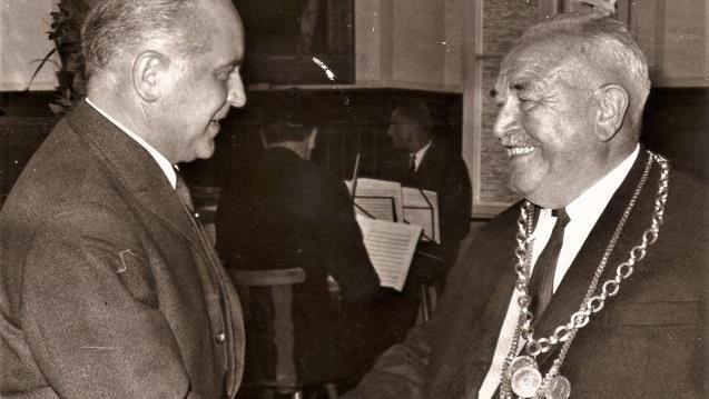 Männer der ersten Stunde (von links): MdL Baptist Hempfling, Bürgermeister Konrad Popp, beide Kronach Repro:  Gerd Fleischmann
