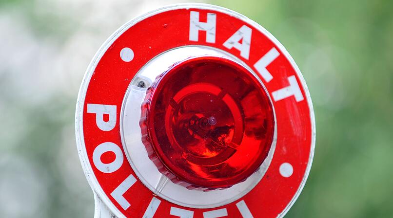 Polizeikontrolle in Hallstadt: Kleinkraftradfahrer fl&uuml;chtet vor Polizei