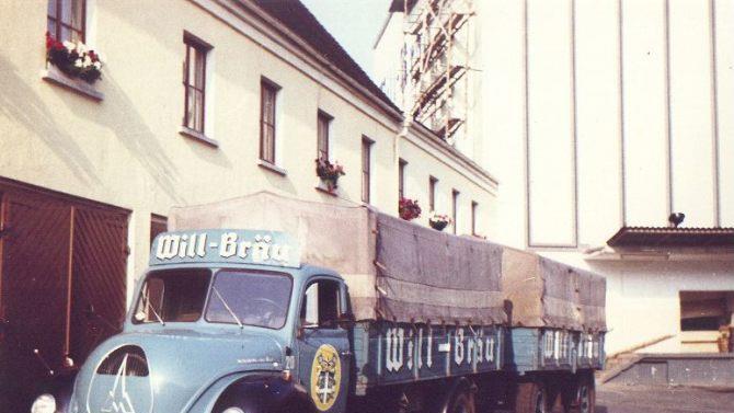 Ein Lkw vor dem Gasthaus der Will Bräu.  Foto: Archiv der Will Bräu.