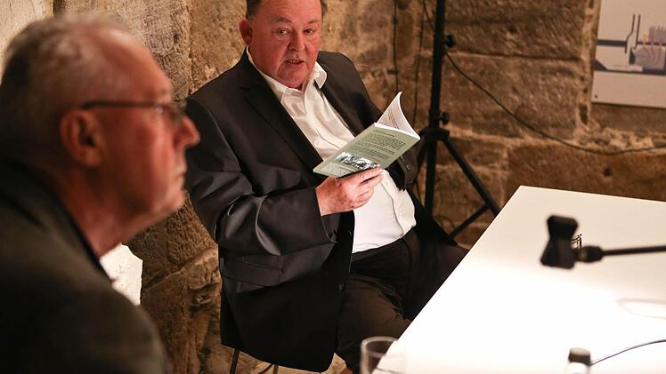 Jochen Menzel (links) und Dieter George bei der Präsentation ihrer Alltagsgeschichten. Fotos: Barbara Herbst