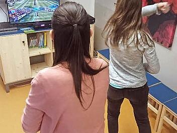Für Kinder ist das Spielen mit der Wii oft schon selbstverständlich, für Erwachsene gewöhnungsbedürftig. Foto: privat