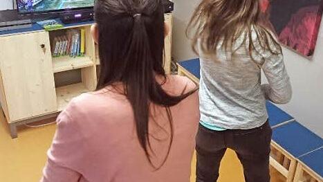 Für Kinder ist das Spielen mit der Wii oft schon selbstverständlich, für Erwachsene gewöhnungsbedürftig. Foto: privat